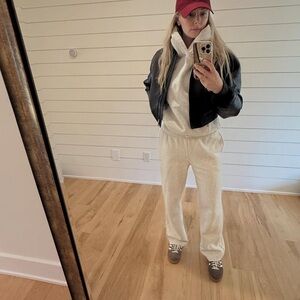 ✨Aritzia Cozy Oatmeal Set ✨